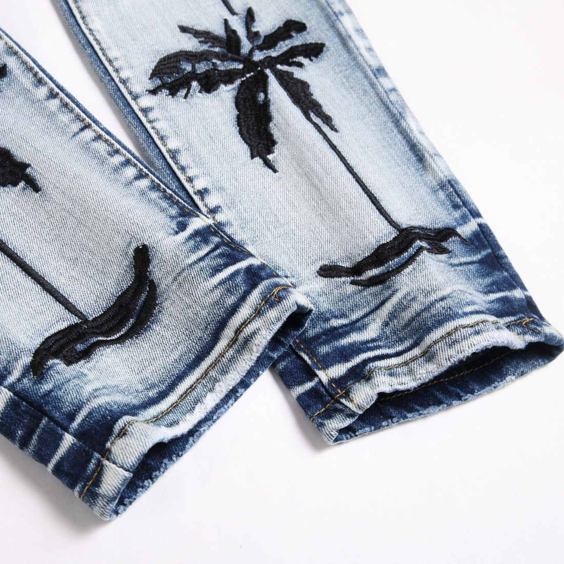 AM Jeans Ripped Stretch Jeans