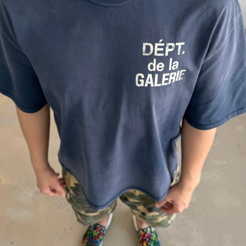 Unisex Vintage T Shirts GALLERY DEPT. 26SS "South Beach Exclusive" Street-Style T-Shirt: Multi-zone garment spray-distressing, hand-distressed hem, enzyme-washed finish, and vintage-style double-needle stitching.