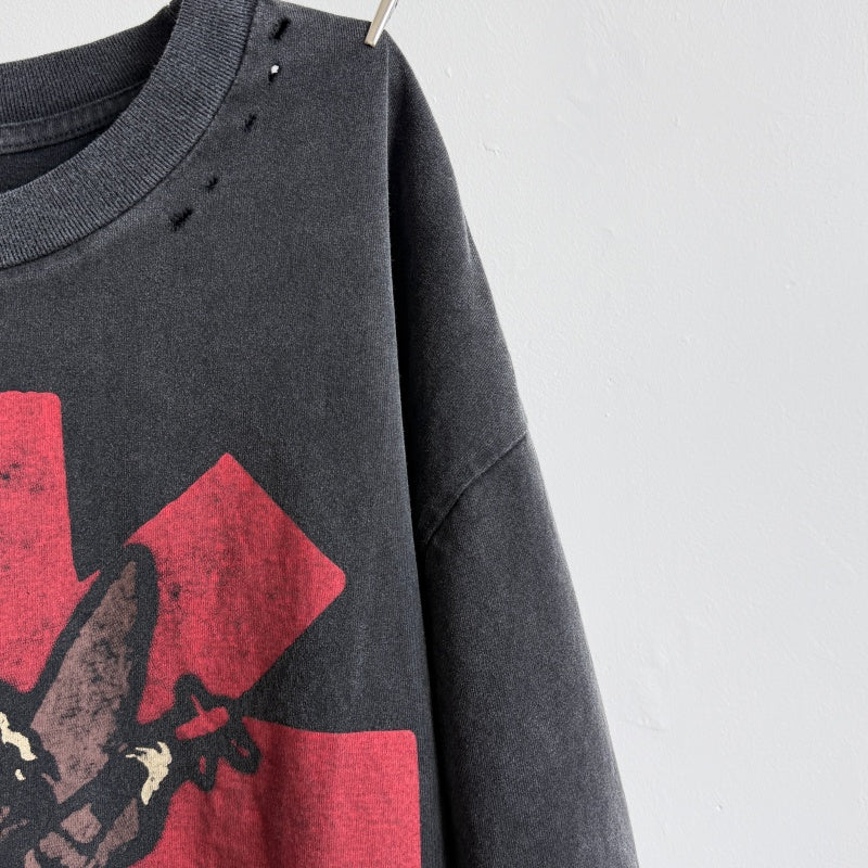 Unisex Vintage T Shirts Saint × Red Hot Chili Peppers Collaboration: Heavyweight 280g pure cotton fabric (post-wash weight), featuring vintage single-stitch and "heaven-and-earth" (blind stitch) construction, finished with a heavy enzyme-milled wash.
